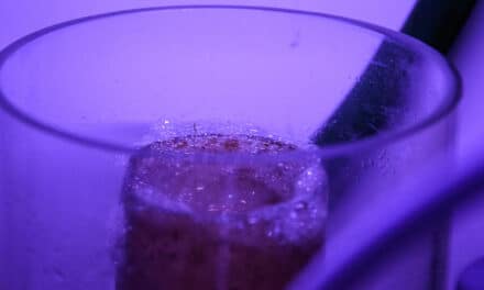 Musím mít v mořském akváriu odpěňovač?